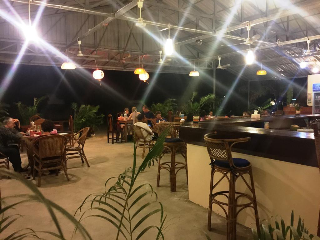 The Moonflower Bungalow Hotel Sihanoukville Eksteriør billede