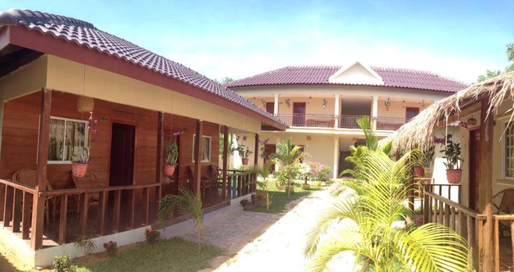 The Moonflower Bungalow Hotel Sihanoukville Eksteriør billede