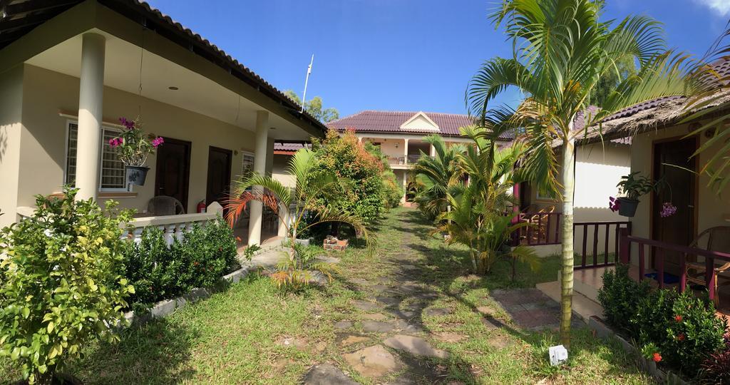 The Moonflower Bungalow Hotel Sihanoukville Eksteriør billede